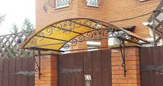 Навесы над калиткой - монтаж в Назарово от НавесыНрв | от 1770 рублей